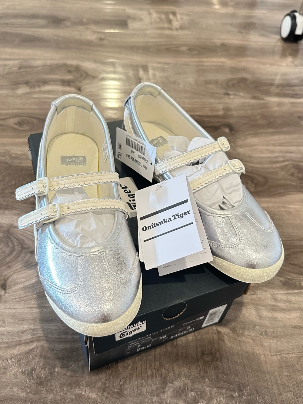 Onitsuka Tiger MEXICO 66 TGRS Silver and Cream Mary Jane Flats BALLET FLAT